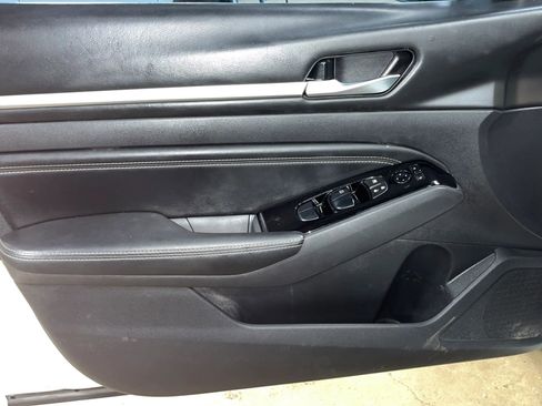 Used 2021 Nissan Altima 2.5 SV w/ SV Premium Package image 34