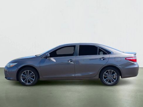Used 2017 Toyota Camry SE FWD image 3