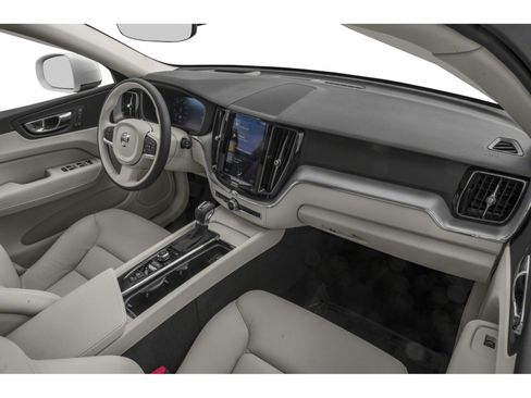 Used 2018 Volvo XC60 T5 Momentum w/ Vision Package AWD/4WD image 11