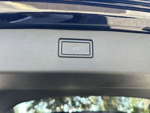 New 2026 Volkswagen Tiguan SE R-Line image 25