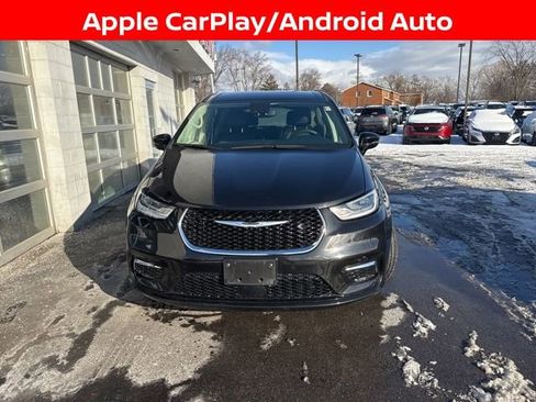 Used 2024 Chrysler Pacifica Select image 7