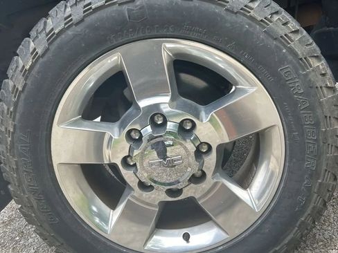 Used 2019 GMC Sierra 2500 SLE w/ SLE Convenience Package AWD/4WD image 16