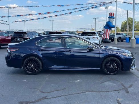 Used 2022 Toyota Camry XSE image 4
