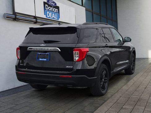 Certified 2022 Ford Explorer XLT AWD/4WD image 3