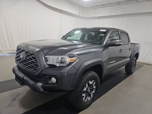Used 2022 Toyota Tacoma TRD Off-Road w/ Technology Package AWD/4WD image 1