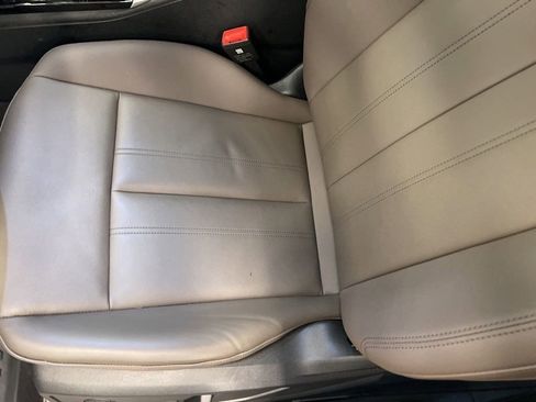 Used 2025 Audi Q5 Premium w/ Convenience Package image 10