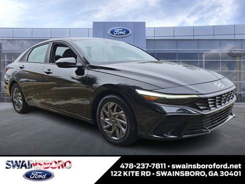 Used 2024 Hyundai Elantra SEL image 1