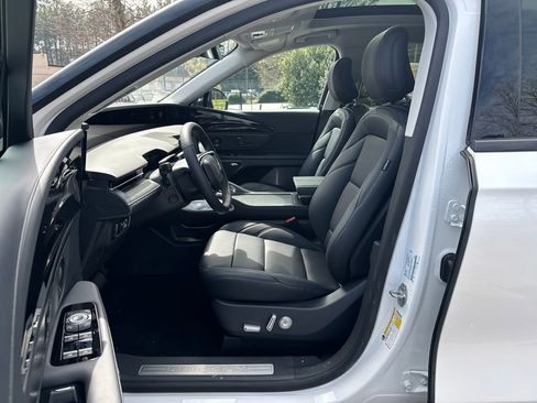 New 2026 Lincoln Nautilus Premier w/ Equipment Group 102A image 9