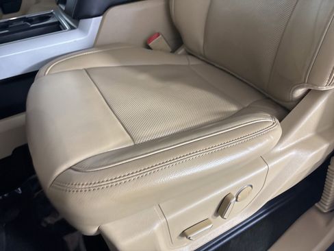 Used 2019 Ford F250 Lariat w/ Lariat Value Package image 12