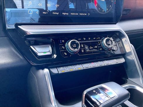 Used 2022 GMC Sierra 1500 Denali w/ Denali Reserve Package image 31