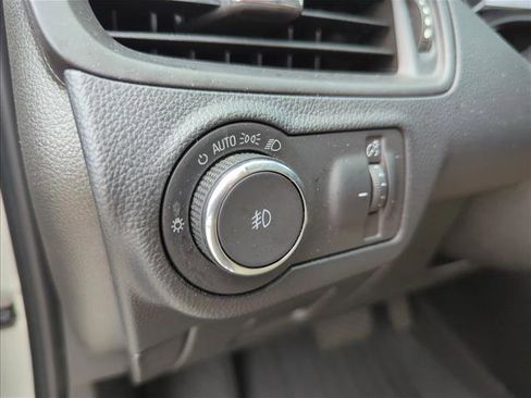 Used 2019 Buick Envision Essence image 30