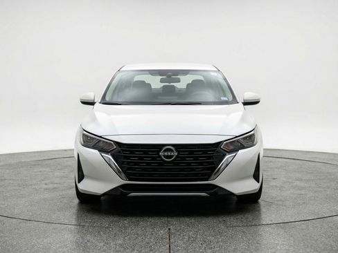 Used 2025 Nissan Sentra SV FWD image 2