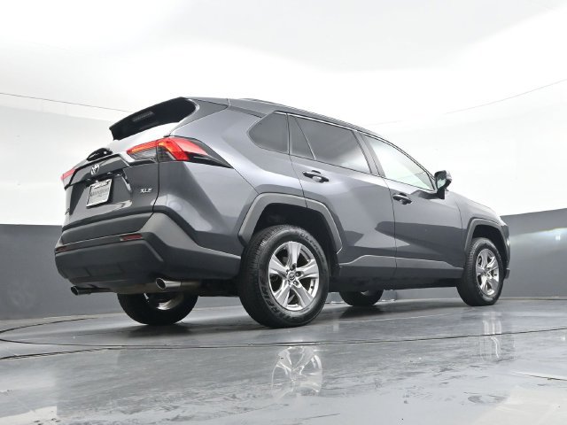 Used 2025 Toyota RAV4 XLE FWD image 32