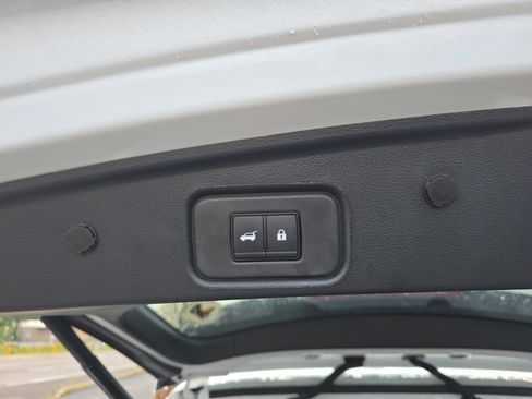 Used 2026 Nissan Pathfinder Platinum AWD/4WD image 8