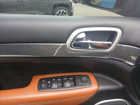 Used 2015 Jeep Grand Cherokee SRT w/ Luxury Group II image 11