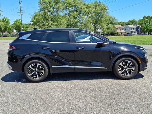 Certified 2025 Kia Sportage EX FWD image 8