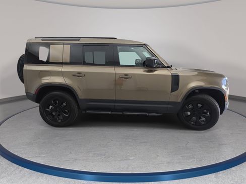 Used 2026 Land Rover Defender 110 S AWD/4WD image 4