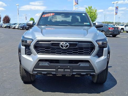 Used 2024 Toyota Tacoma TRD Off-Road AWD/4WD image 2