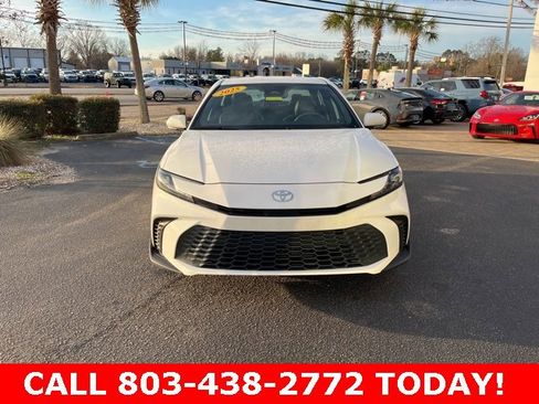 Used 2025 Toyota Camry SE w/ Convenience Package image 33