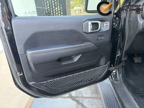 Certified 2022 Jeep Gladiator Overland AWD/4WD image 42