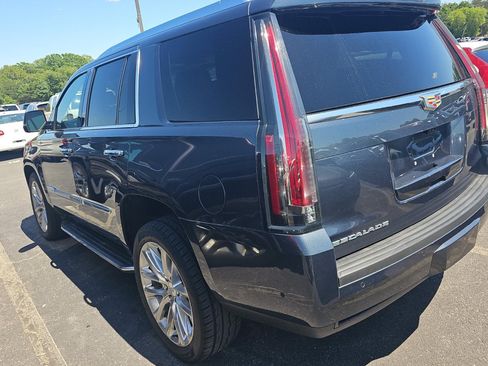 Used 2020 Cadillac Escalade Luxury AWD/4WD image 4