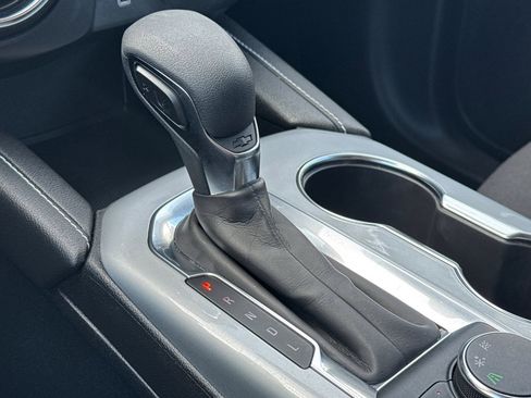 Used 2025 Chevrolet Blazer LT image 18