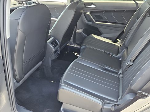 Certified 2024 Volkswagen Tiguan SE AWD/4WD image 9