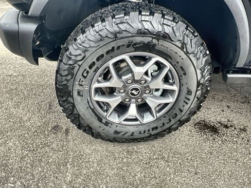 New 2025 Ford Bronco Badlands image 12