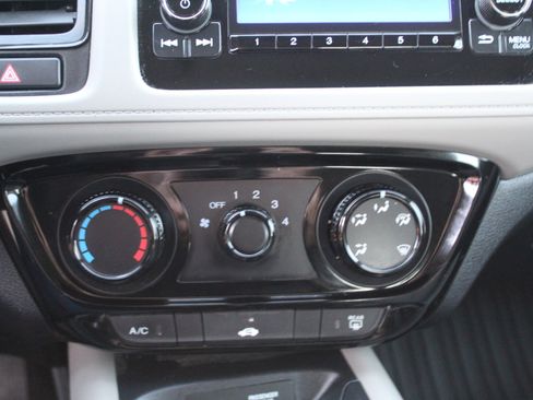 Used 2022 Honda HR-V LX image 35