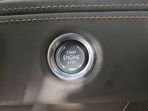 Certified 2025 Cadillac Escalade Premium Luxury image 31