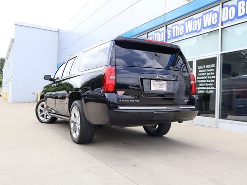 Used 2018 Chevrolet Suburban Premier AWD/4WD image 44