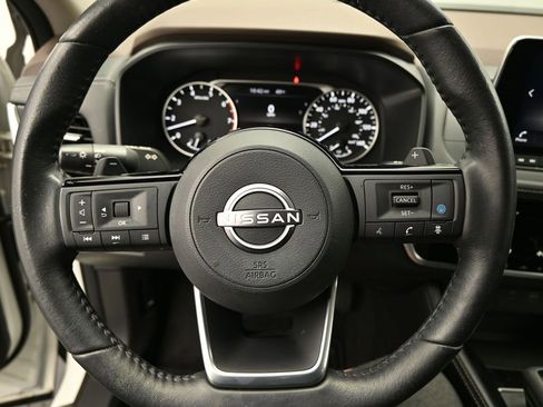 Used 2023 Nissan Rogue SL AWD/4WD image 16