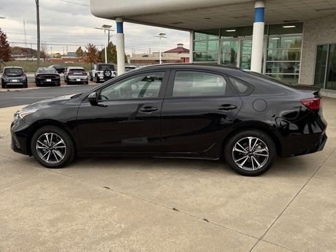 Used 2024 Kia Forte LXS image 6