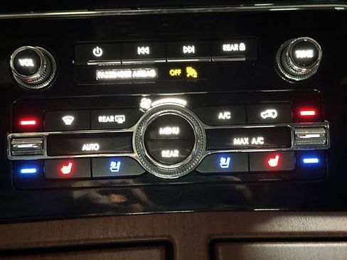 Used 2022 Lincoln Navigator Reserve image 19