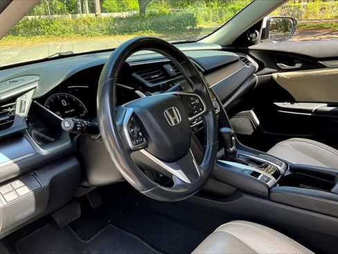 Used 2017 Honda Civic Touring image 14