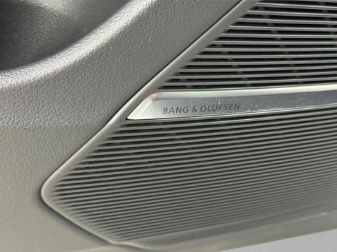 Certified 2023 Audi Q8 Premium Plus image 27