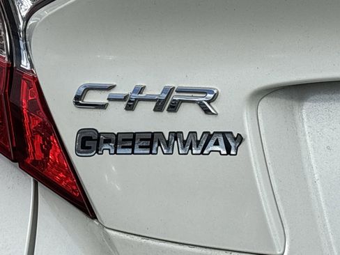 Used 2019 Toyota C-HR XLE image 9