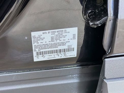 Used 2023 Ford Explorer XLT w/ Equipment Group 202A AWD/4WD image 41