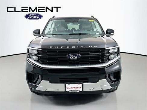 New 2026 Ford Expedition Max Platinum w/ Platinum Ultimate Package AWD/4WD image 2