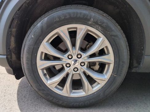 Certified 2023 Ford Explorer Limited w/ Equipment Group 301A AWD/4WD image 8