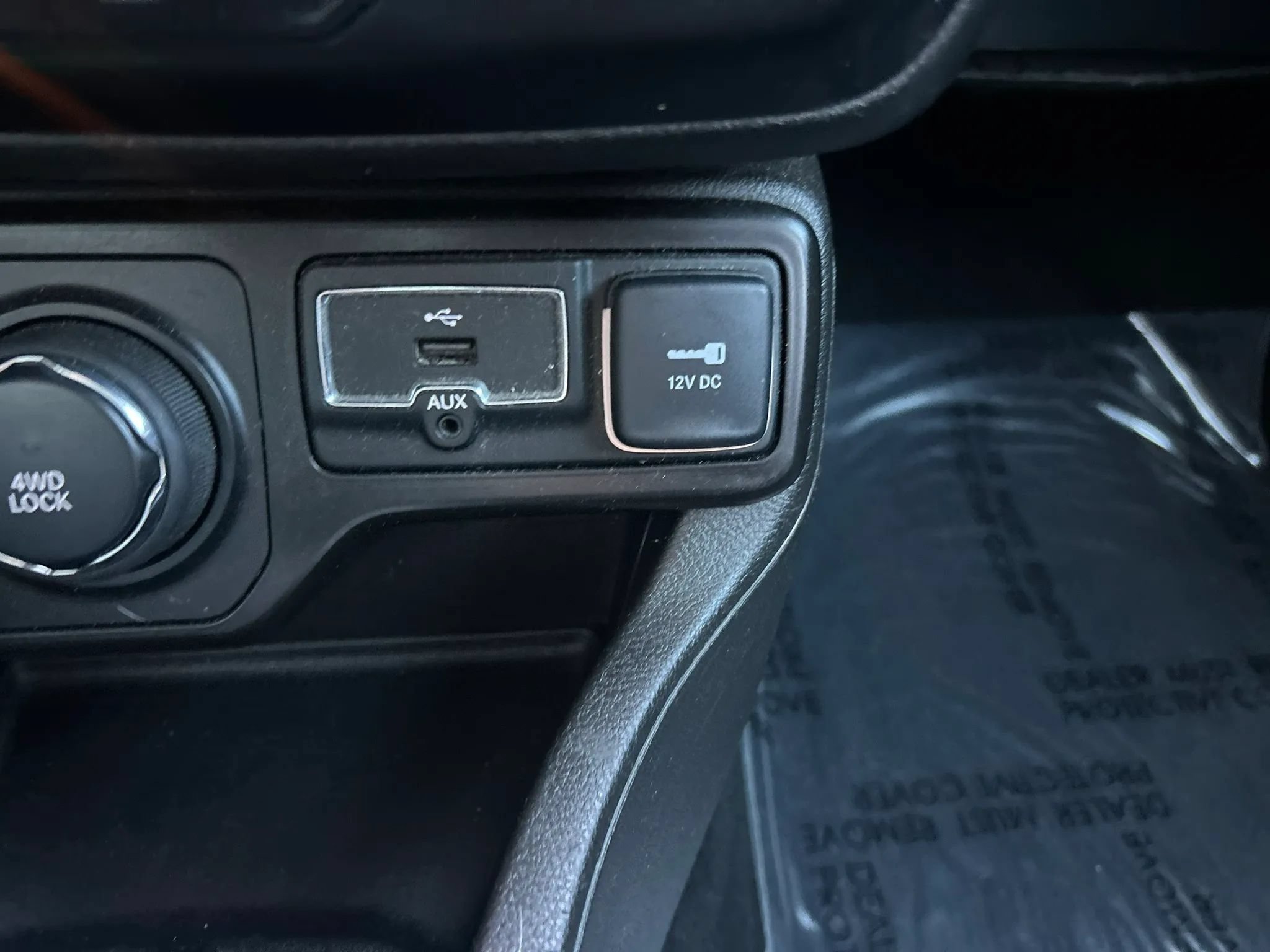 Used 2022 Jeep Renegade Latitude AWD/4WD image 10
