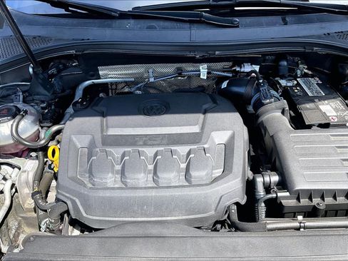 Used 2023 Volkswagen Tiguan SE R-Line image 29