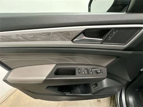 Used 2023 Volkswagen Atlas Cross Sport SE w/ Panoramic Sunroof Package image 19