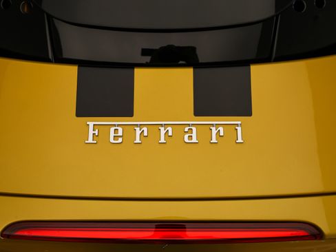 Used 2024 Ferrari SF90 Spider image 39