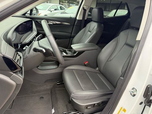 Used 2025 Buick Envision Preferred AWD/4WD image 7