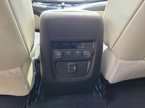 Certified 2024 Buick Enclave Essence w/ Experience Buick Package FWD image 12