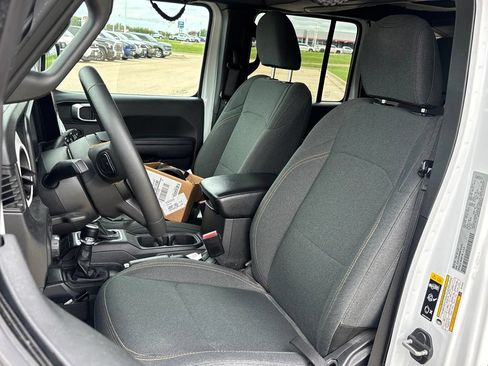 Used 2024 Jeep Wrangler Unlimited Sport AWD/4WD image 9