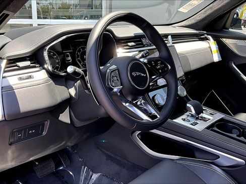 New 2026 Jaguar F-PACE R-Dynamic S image 6