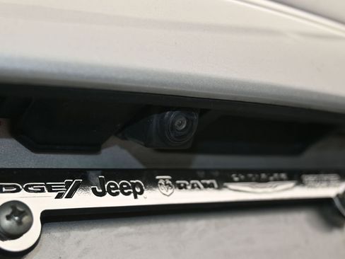 Used 2023 Nissan Murano SV image 36