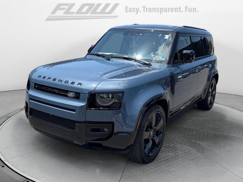 Used 2024 Land Rover Defender 110 X-Dynamic SE AWD/4WD image 4